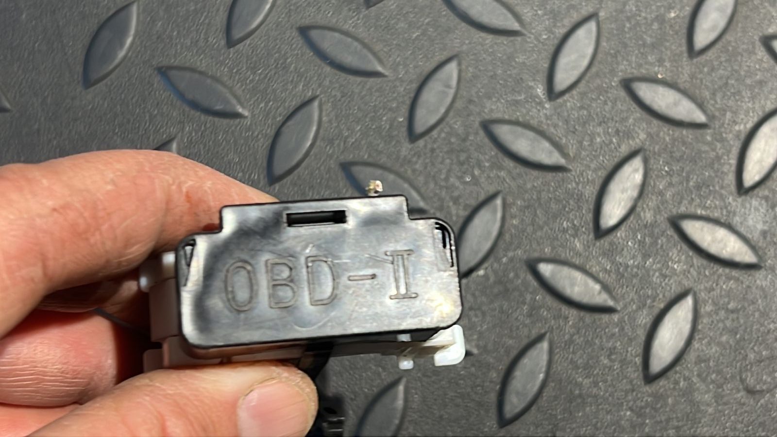 Разъем OBD Toyota Avensis/2 2003-2009