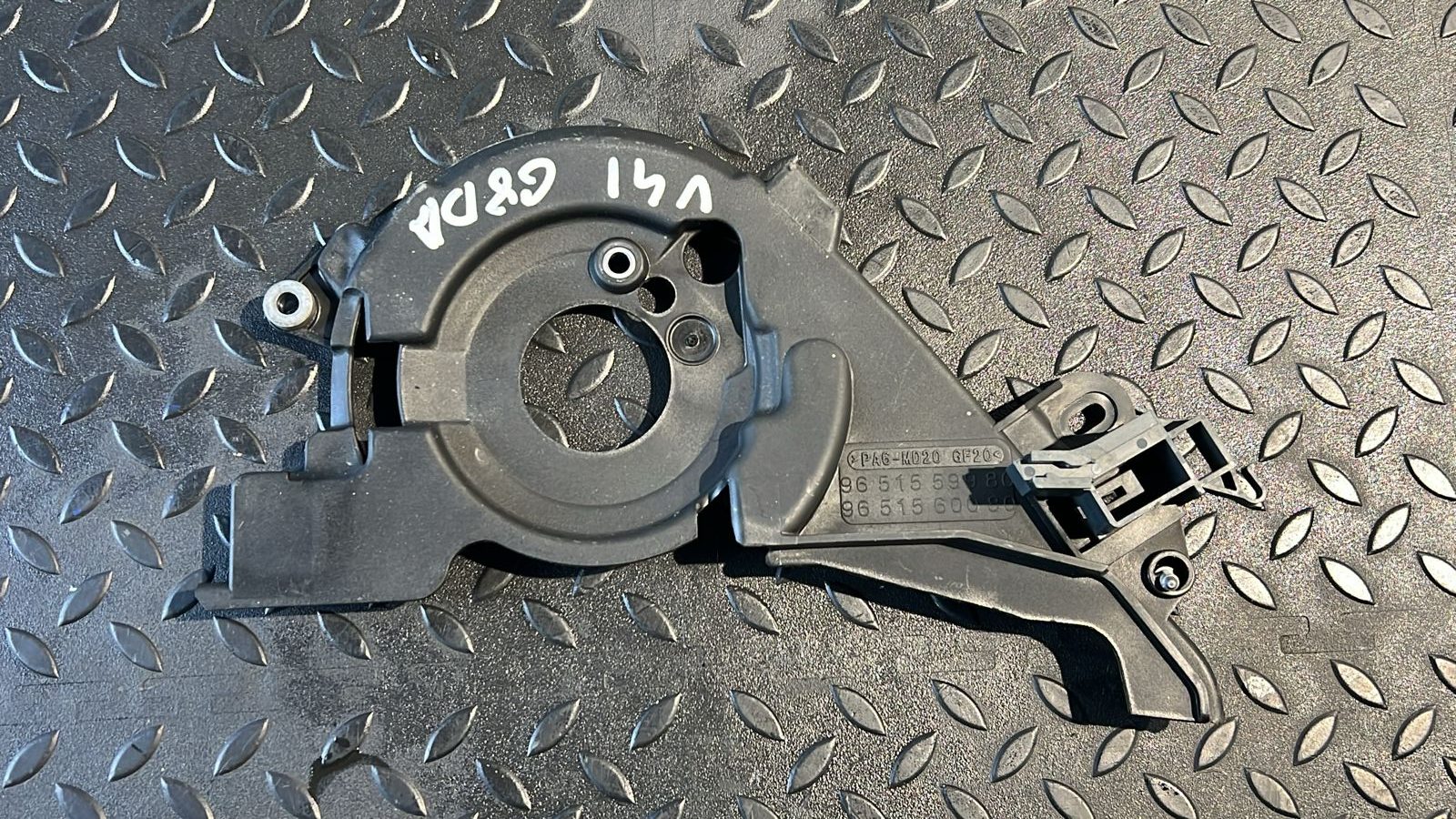 Кожух ремня ГРМ Ford Focus/2 2004-2011