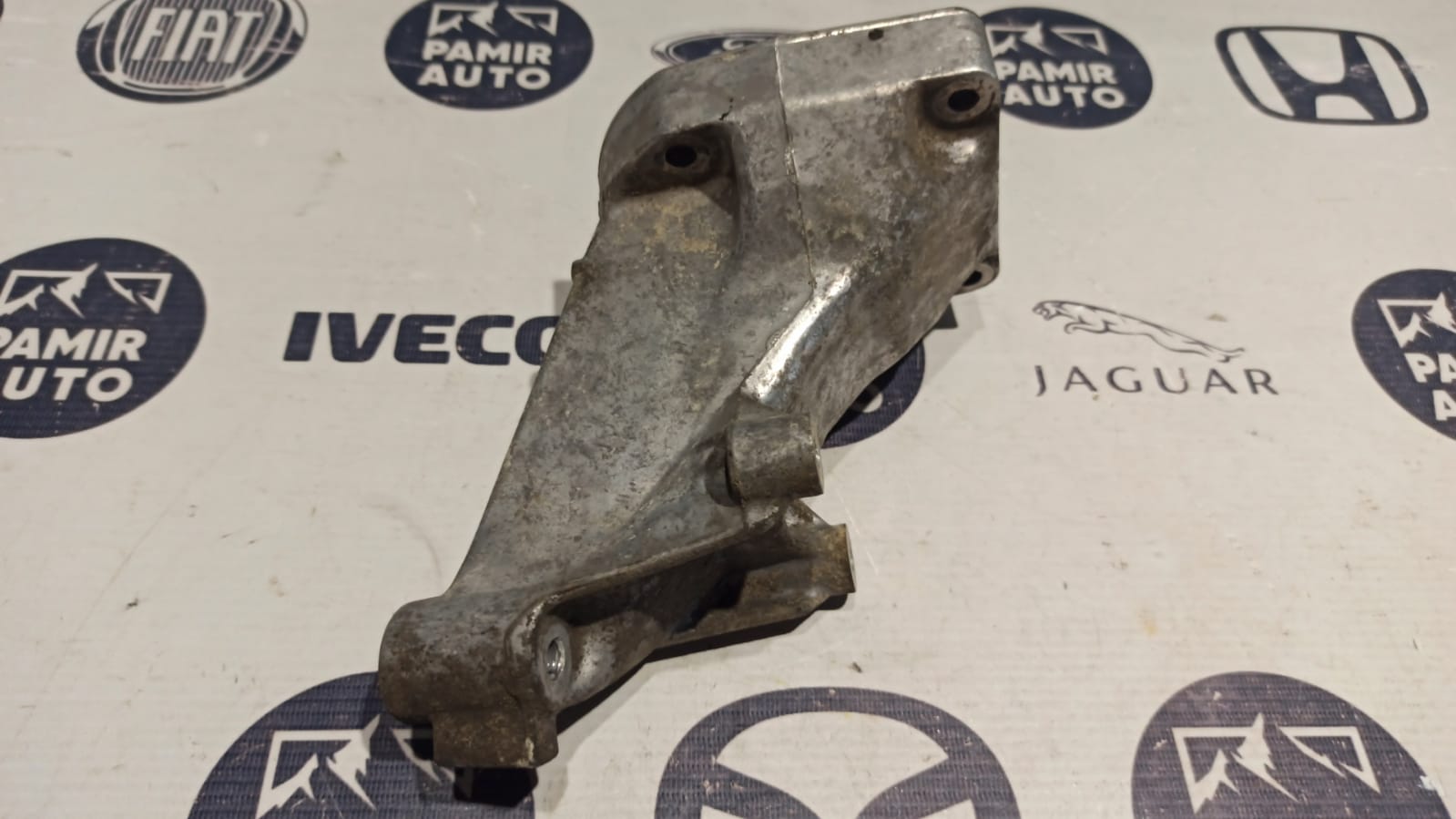 Кронштейн двигателя Mercedes E/W211 2002-2009