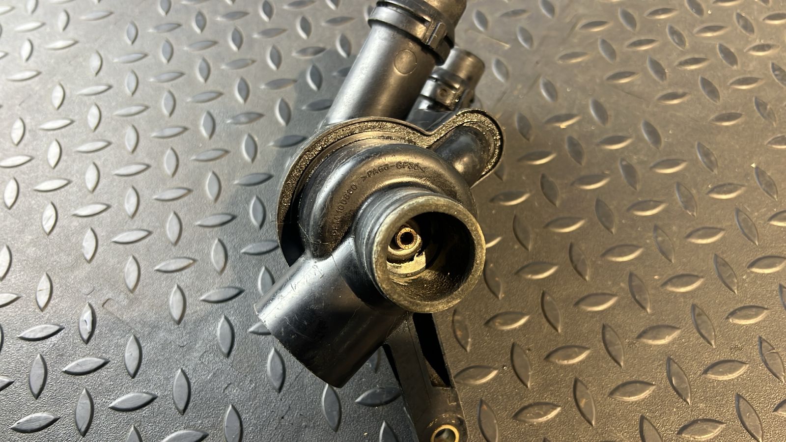 Термостат Land Rover Freelander 1998-2006