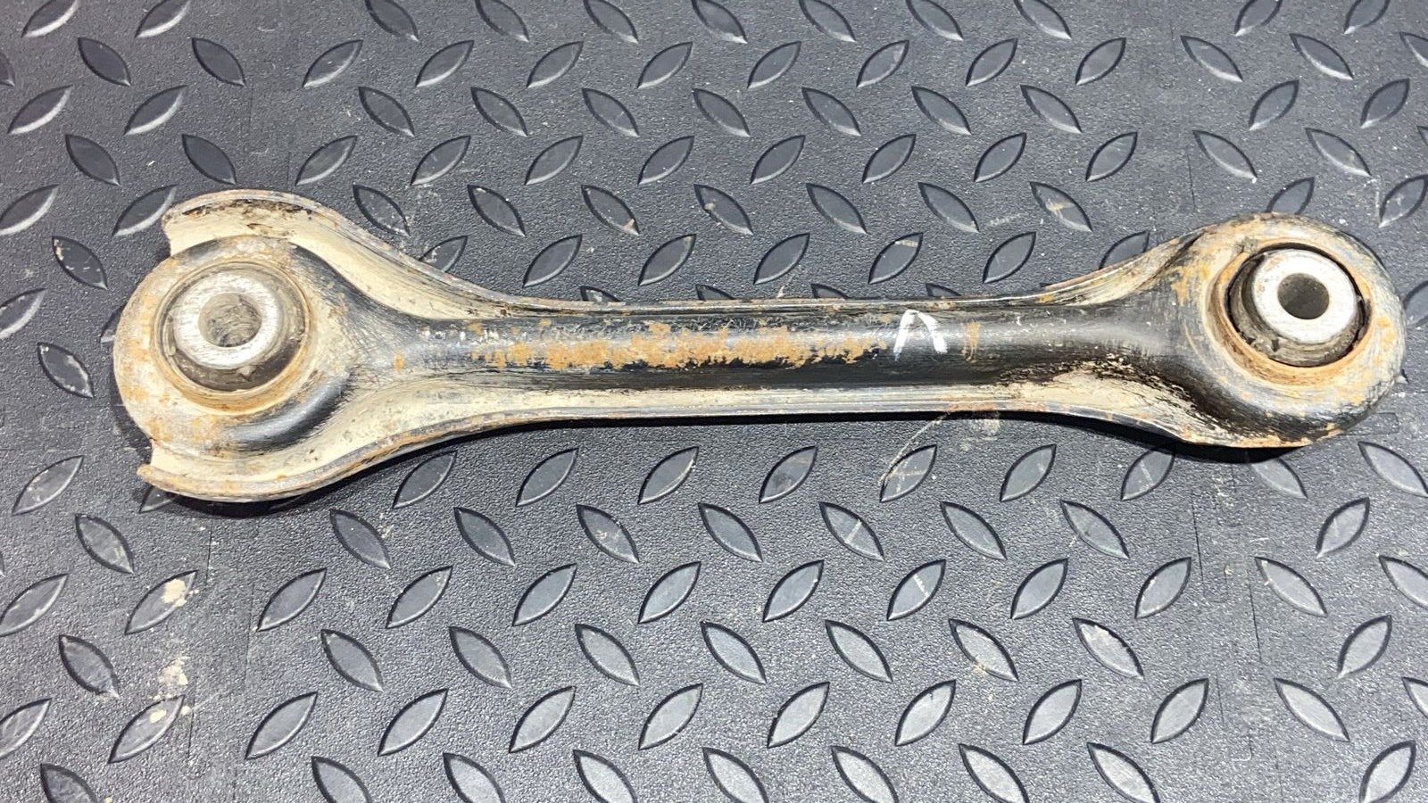 Рычаг задний левый Mercedes C/W202 1993-2001