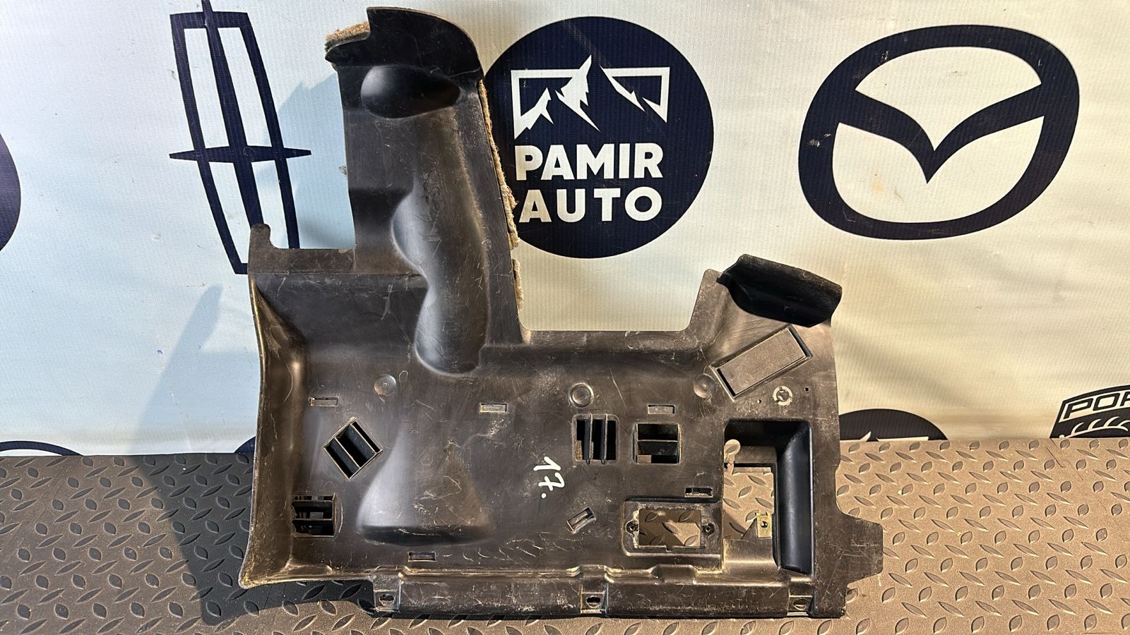 Накладка на торпедо левая Mercedes C/W203 2000-2008