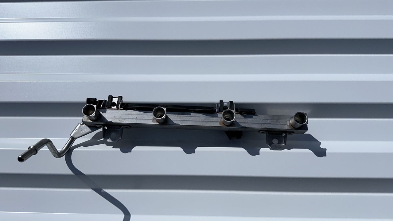 Рампа топливная BMW 1/E87 2004-2011