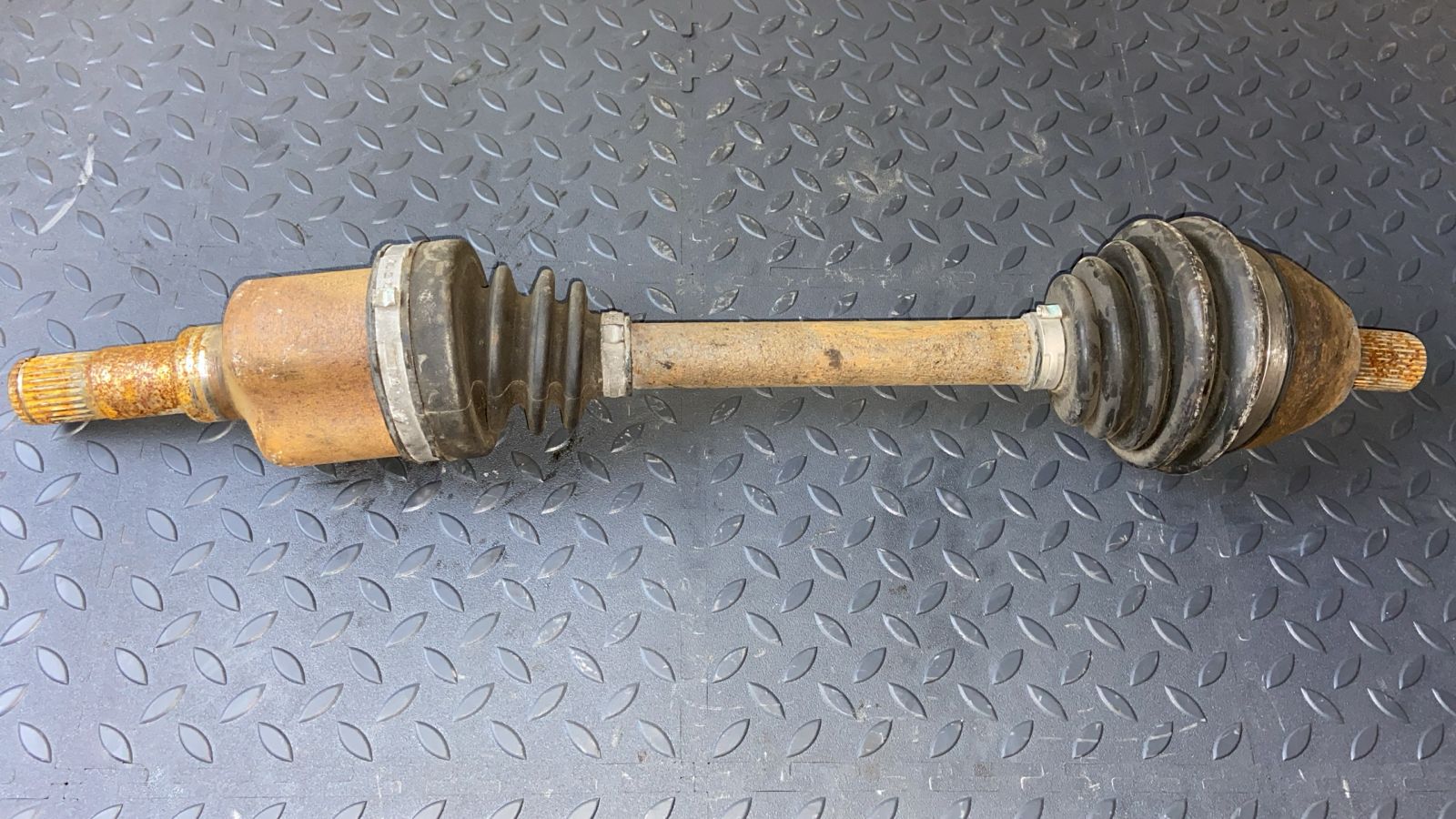 Полуось передняя левая Ford Focus/2 2004-2011