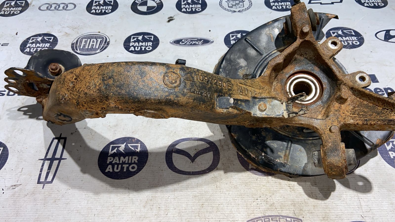 Кулак поворотный задний правый BMW 3/E46 1998-2007