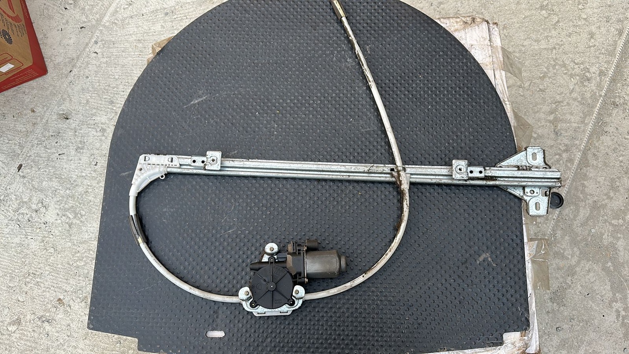 Стеклоподъёмник передний правый Opel Movano/A 2003-2010