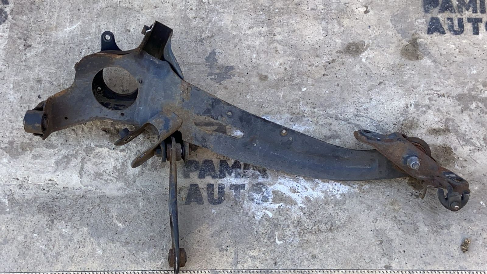 Кулак поворотный задний левый Ford Mondeo/3 2000-2007