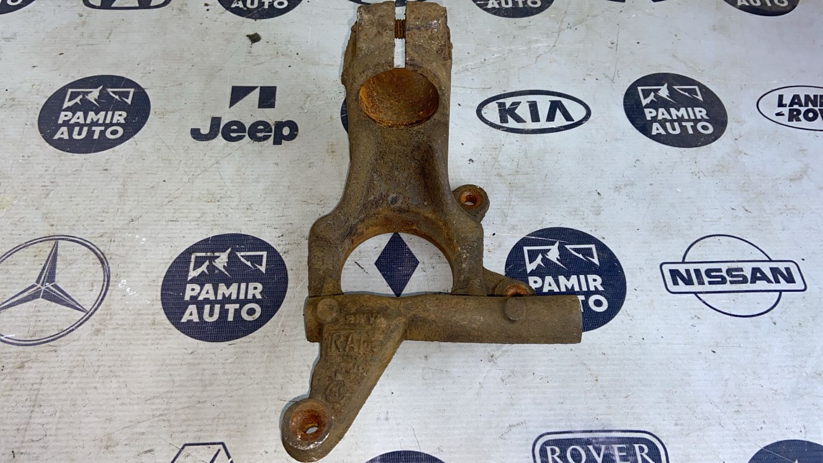 Кулак поворотный задний левый Ford Mondeo/3 2000-2007