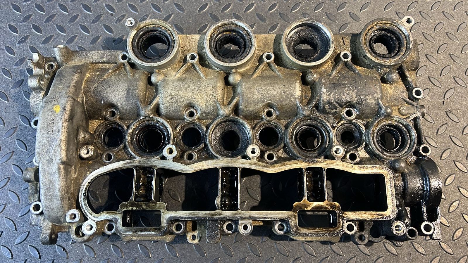 Крышка клапанная Ford Focus/2 2004-2011