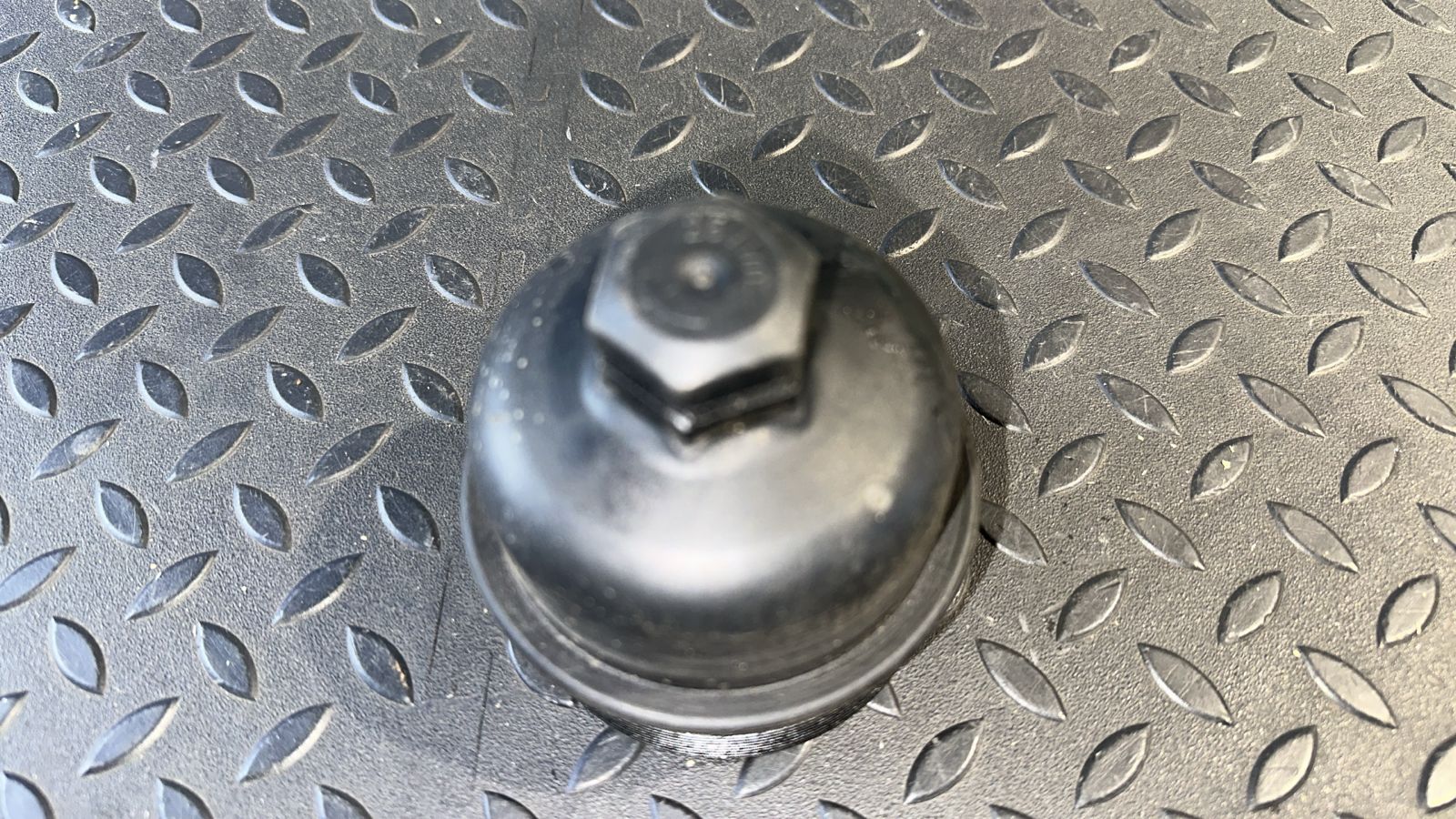 Крышка корпуса масляного фильтра Ford Focus/2 2004-2011