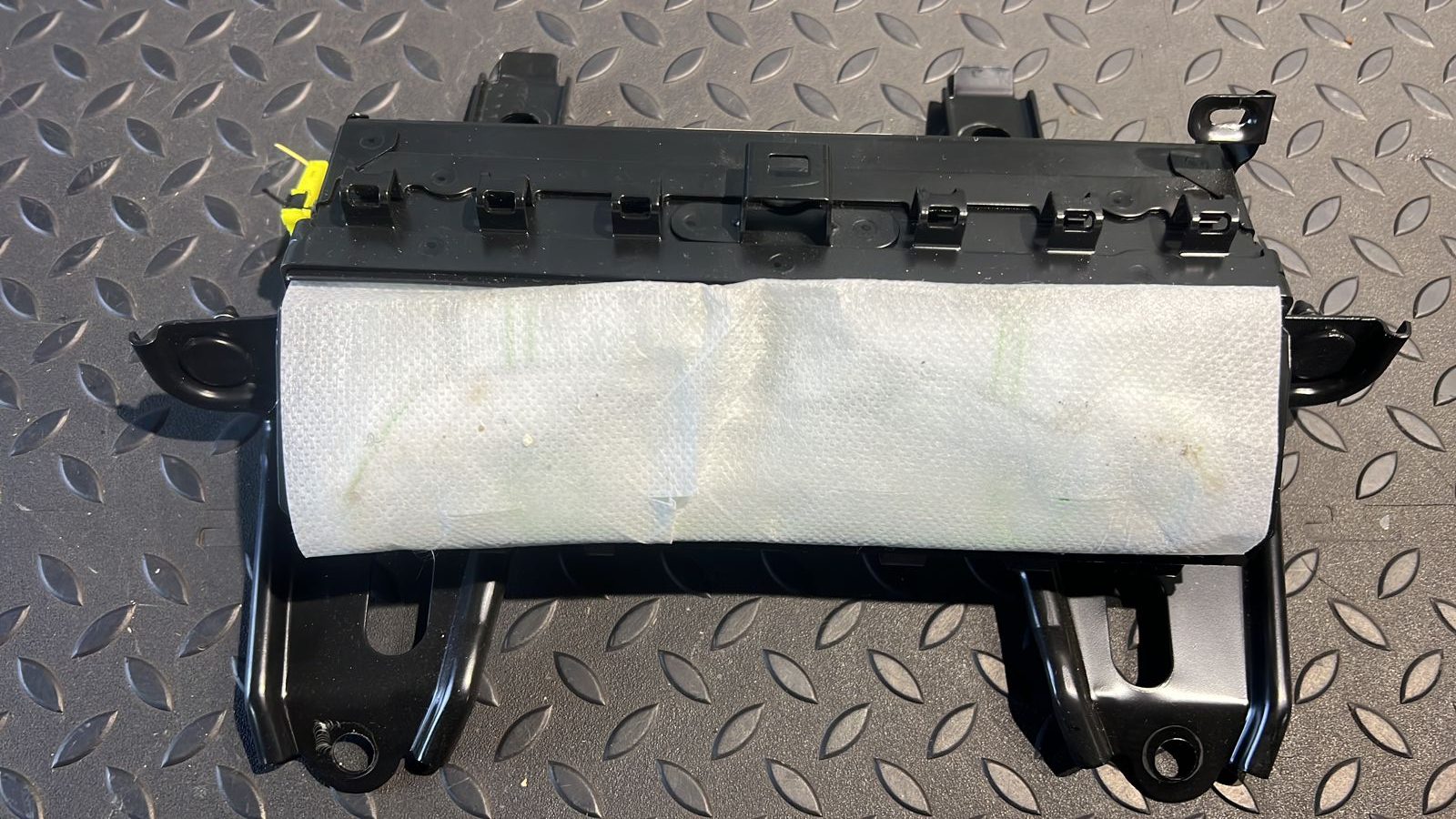 Подушка безопасности в колени Toyota Avensis/2 2003-2009