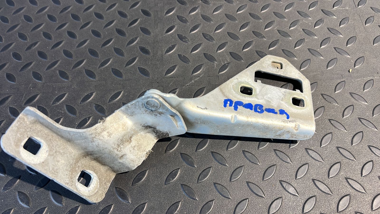 Петля капота правая Renault Megane/2 2002-2009