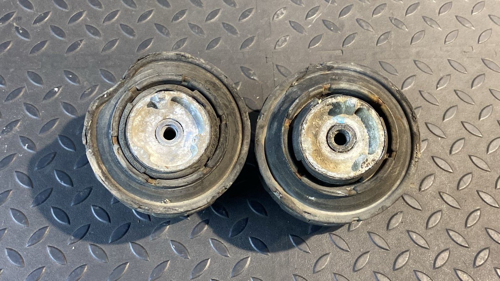 Опора двигателя Mercedes C/W203 2000-2008