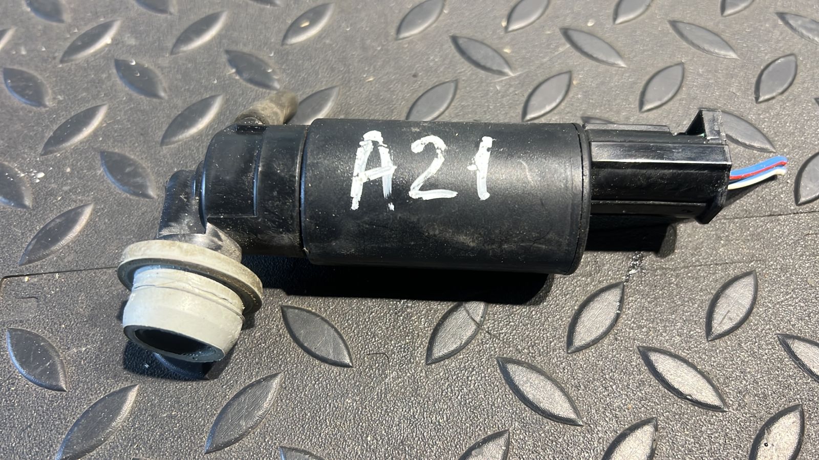 Насос омывателя Toyota Avensis/2 2003-2009