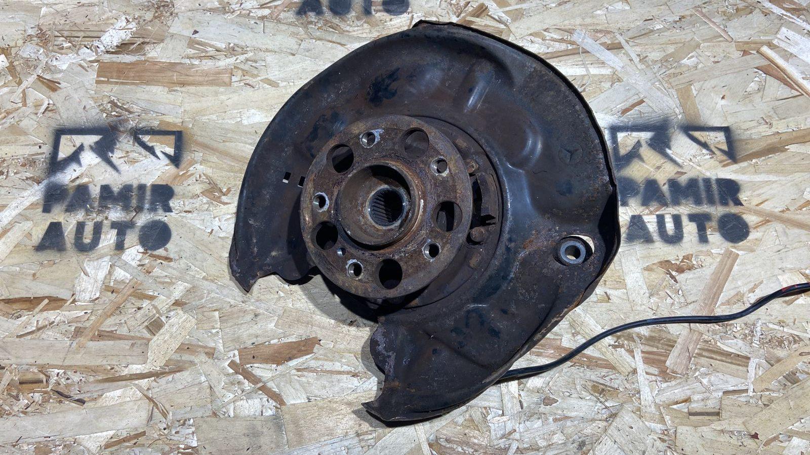 Кулак поворотный задний левый Mercedes C/W203 2000-2008