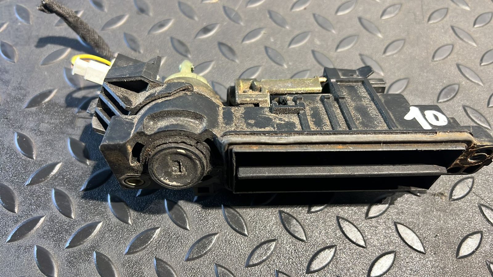 Ручка крышки багажника Mercedes C/W203 2000-2008