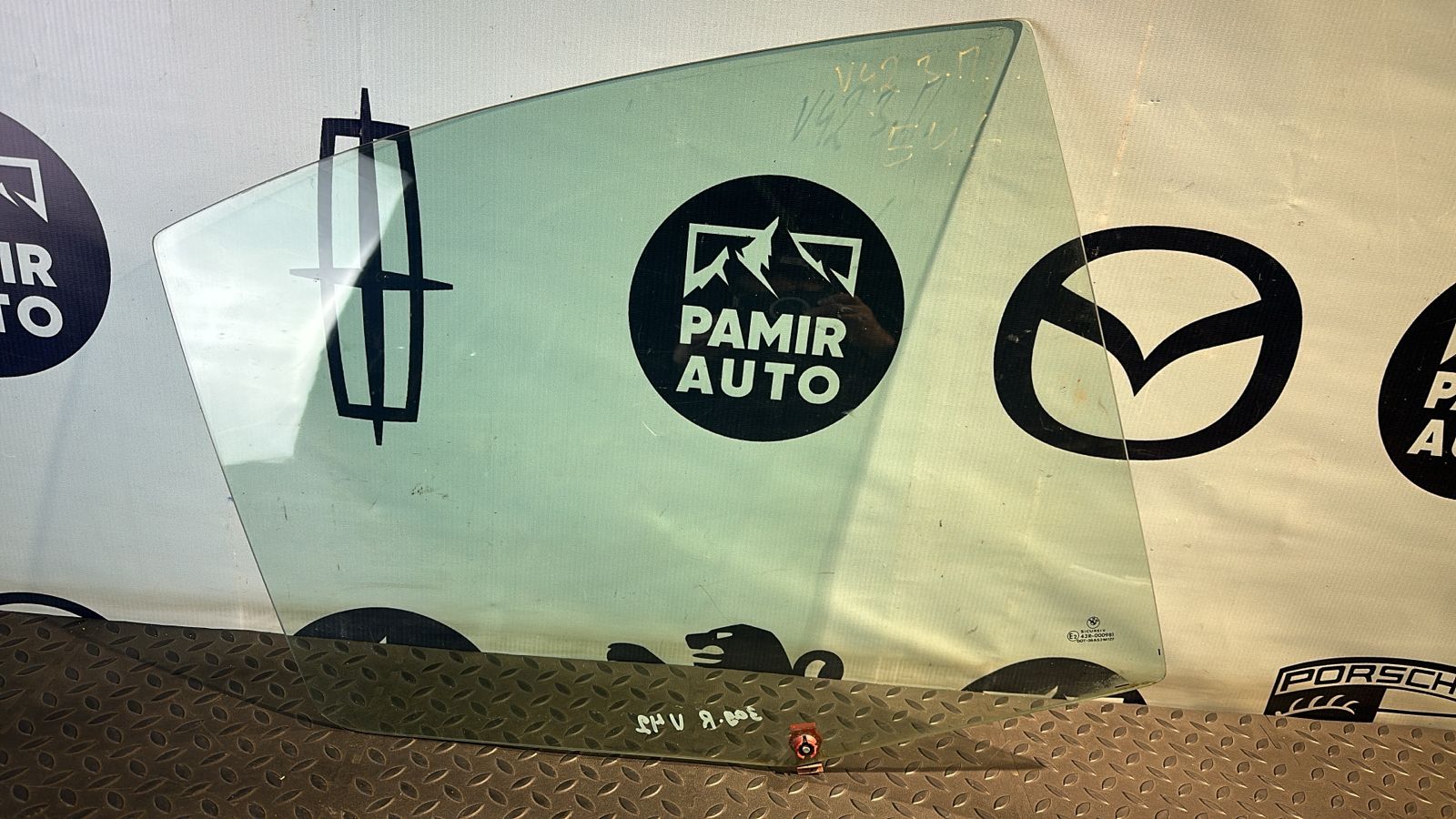 Стекло двери заднее правое BMW 3/E46 1998-2007