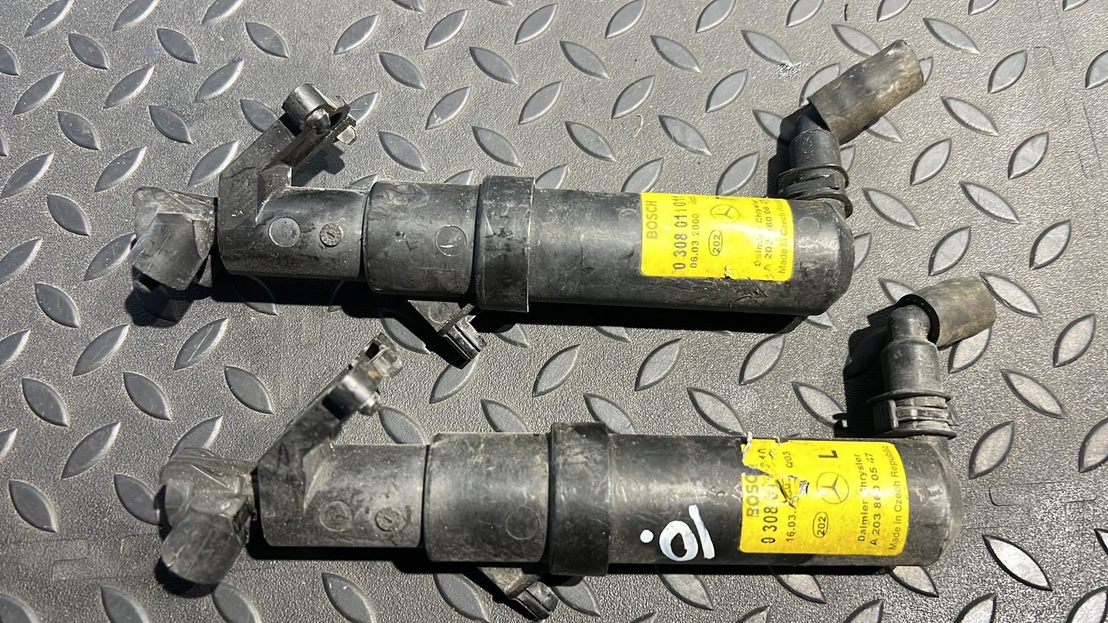 Форсунка омывателя фары Mercedes C/W203 2000-2008