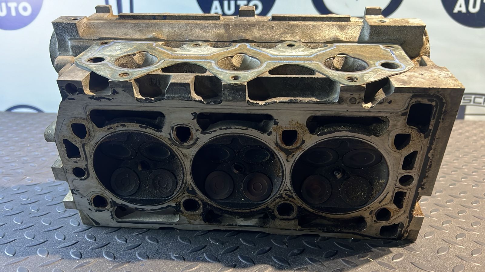 Головка блока цилиндров левая (ГБЦ) Land Rover Freelander 1998-2006