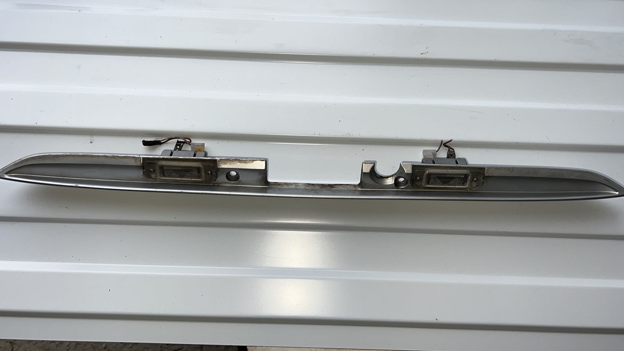 Накладка двери багажника Mercedes E/W210 1995-2003