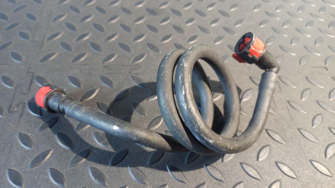 Трубка топливная Ford Focus 1998-2007