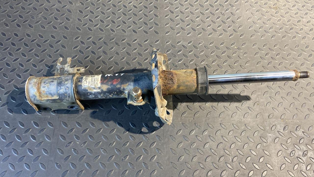 Амортизатор передний правый Opel Zafira/B 2005-2014