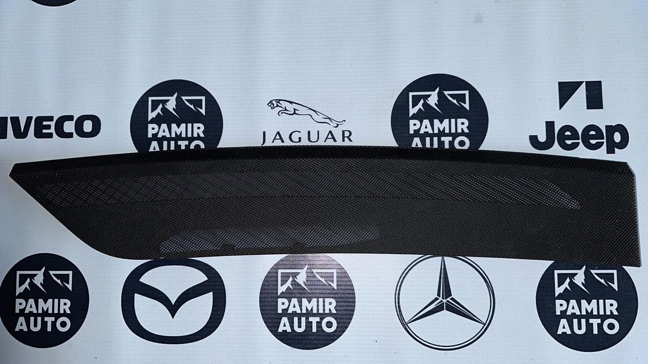 Накладка на торпедо правая Mercedes C/W204 2006-2015