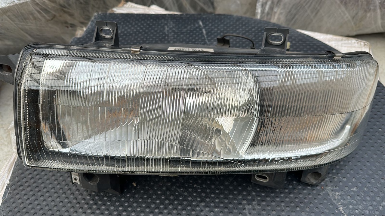 Фара левая Opel Movano/A 2003-2010