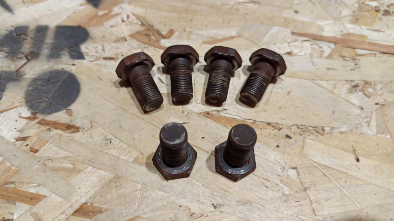 Болт маховика Ford Focus/2 2004-2011