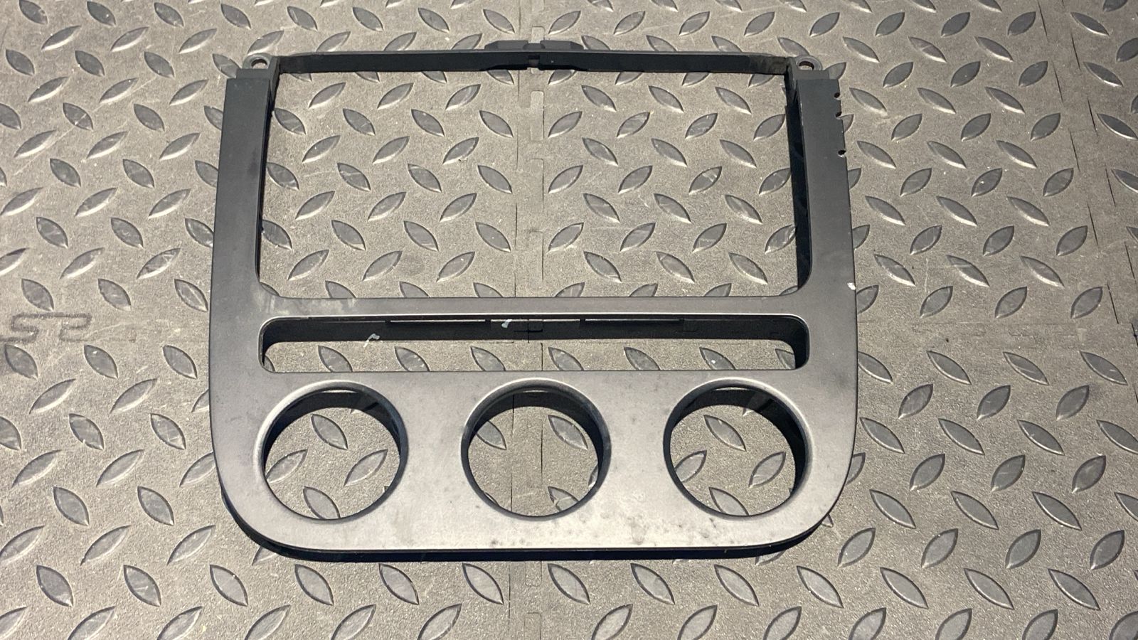 Накладка на торпедо Volkswagen Golf/5 2003-2009