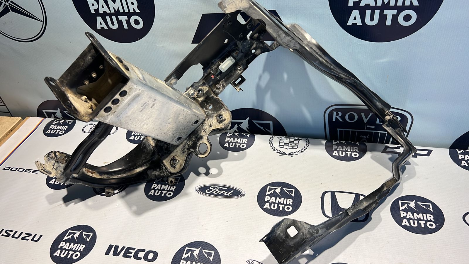 Панель передняя (Телевизор) левая часть Mercedes E/W211 2002-2009