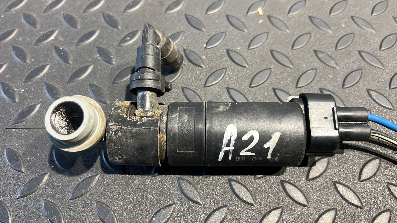 Насос омывателя Toyota Avensis/2 2003-2009