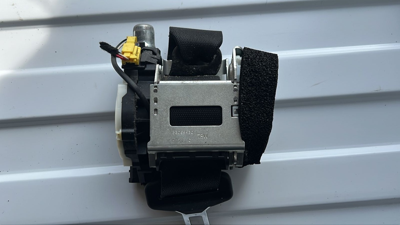 Ремень безопасности задний левый Mercedes C/W204 2006-2015