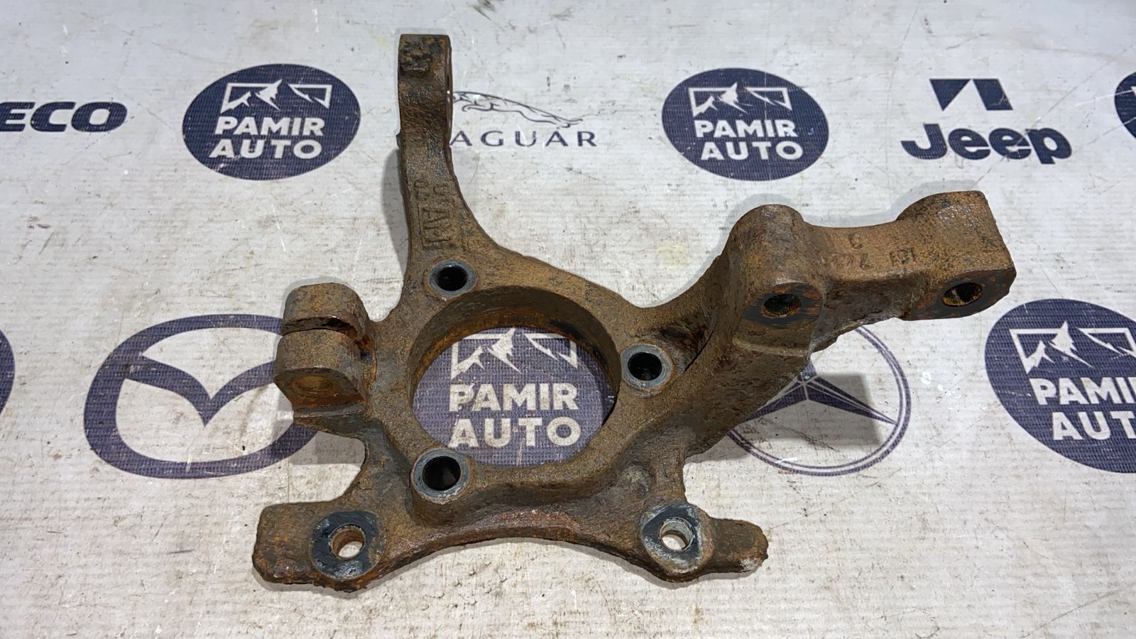 Кулак поворотный передний левый Opel Astra/H 2004-2014