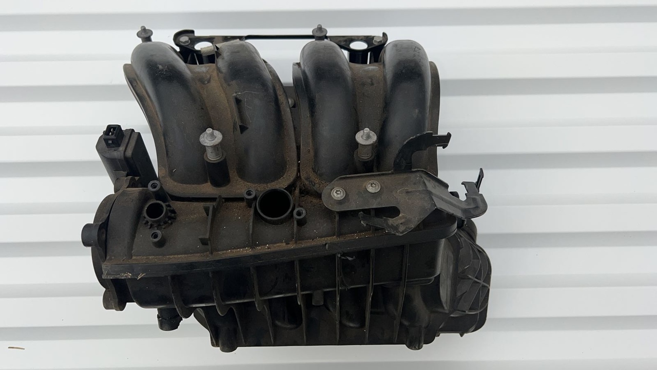 Коллектор впускной BMW 1/E87 2004-2011