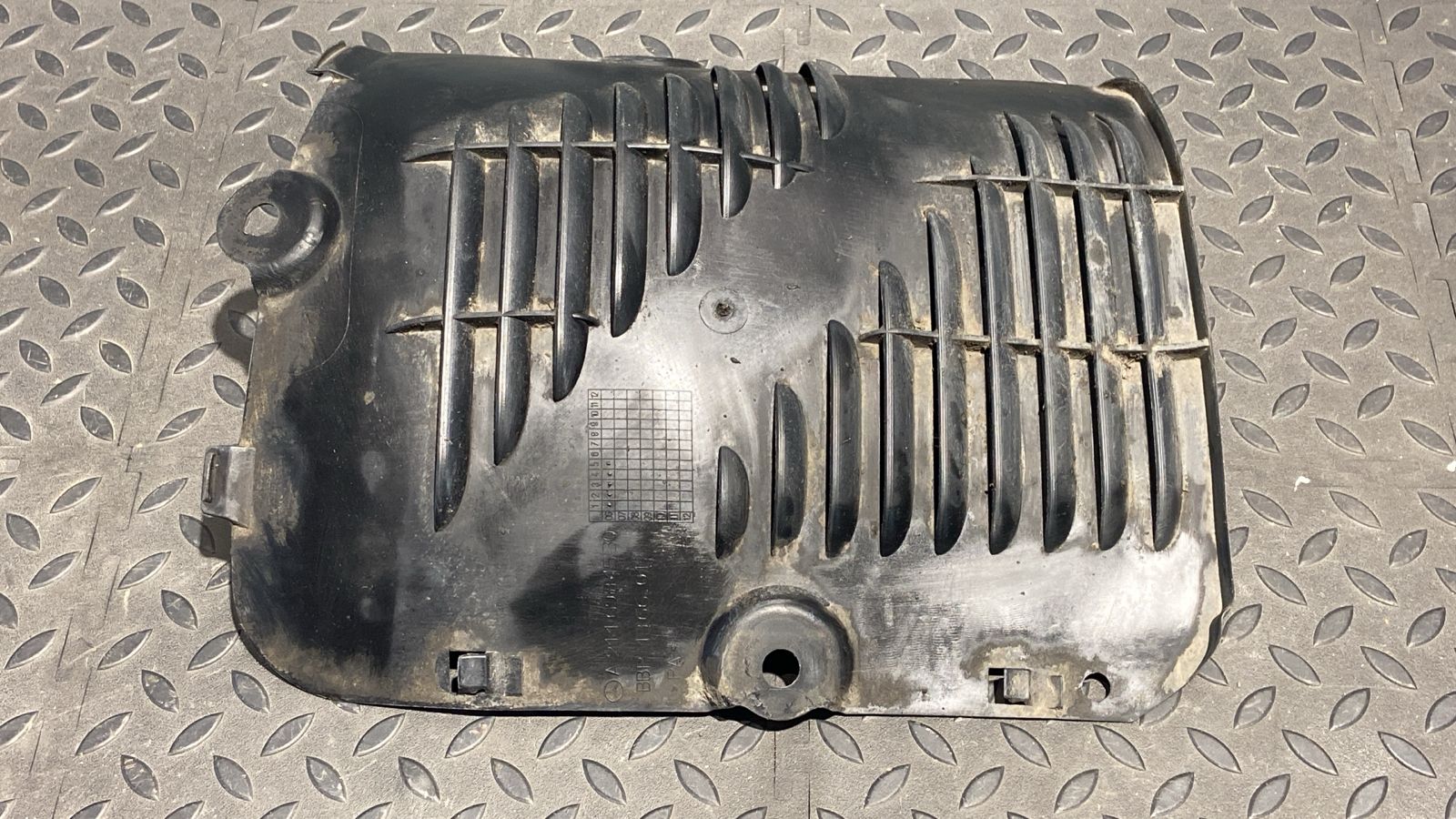 Локер (Подкрылок) задний левый  Mercedes E/W211 2002-2009