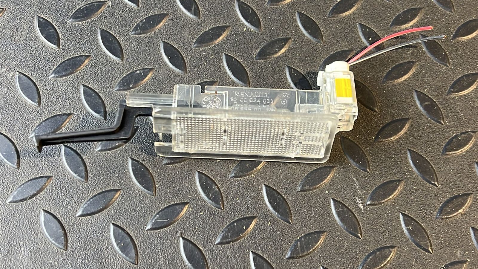 Плафон салонный Renault Scenic/2 2003-2009