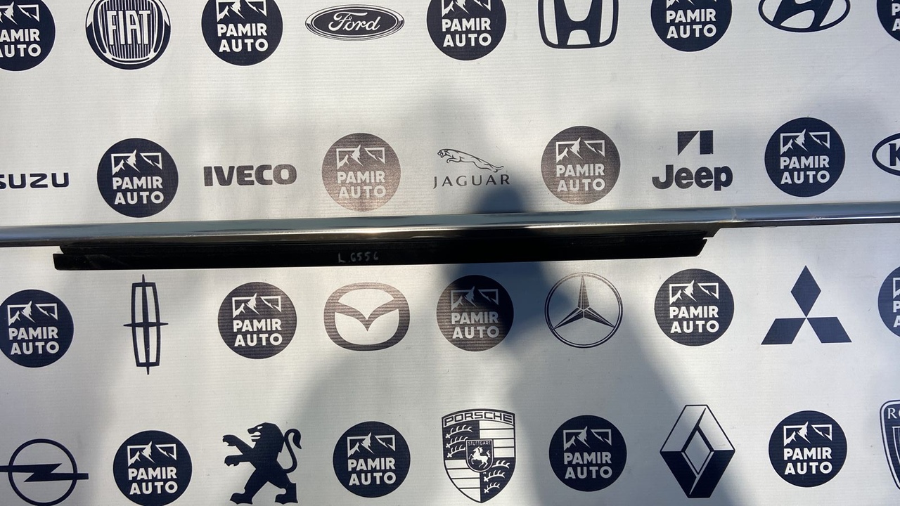 Уплотнитель двери передний левый Mercedes C/W204 2006-2015