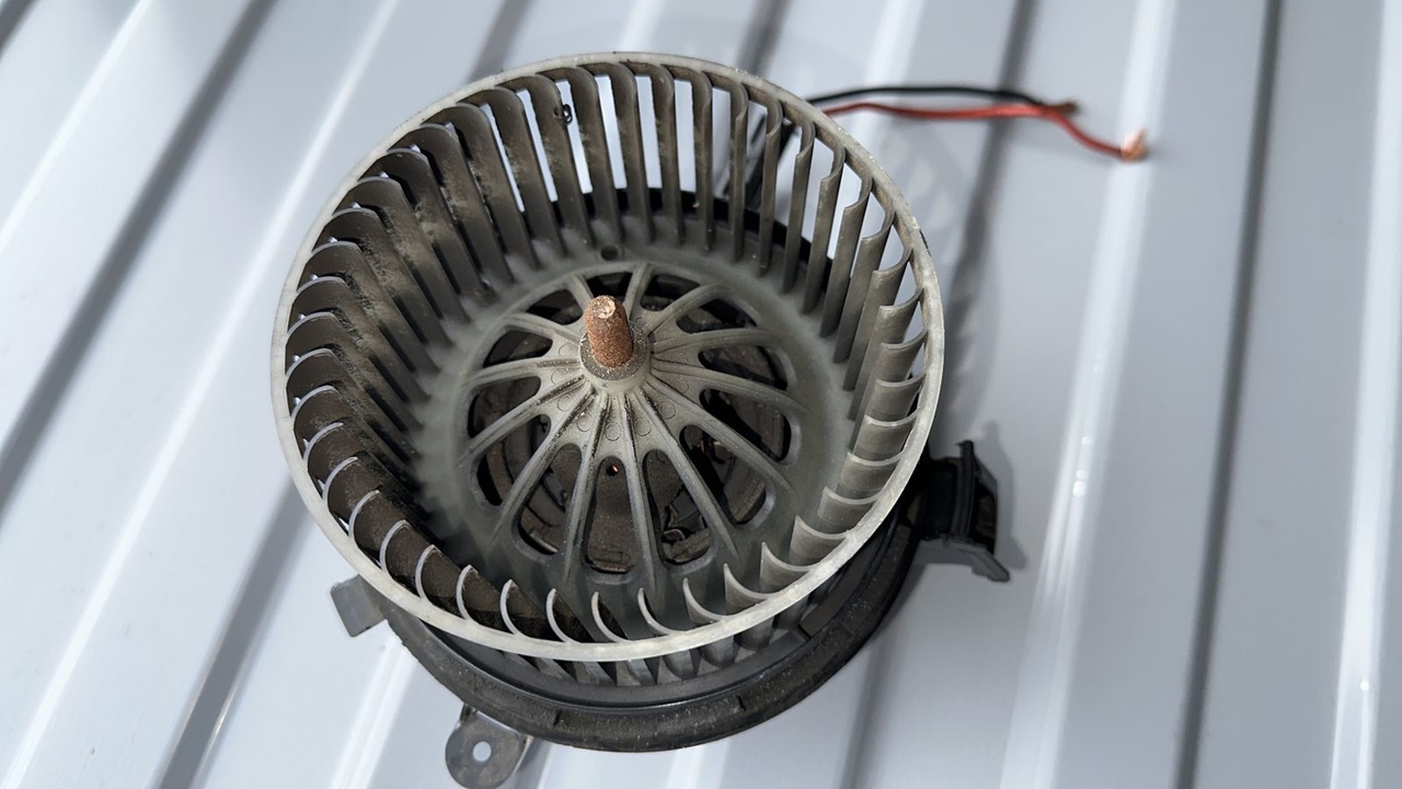 Моторчик отопителя Mercedes C/W204 2006-2015