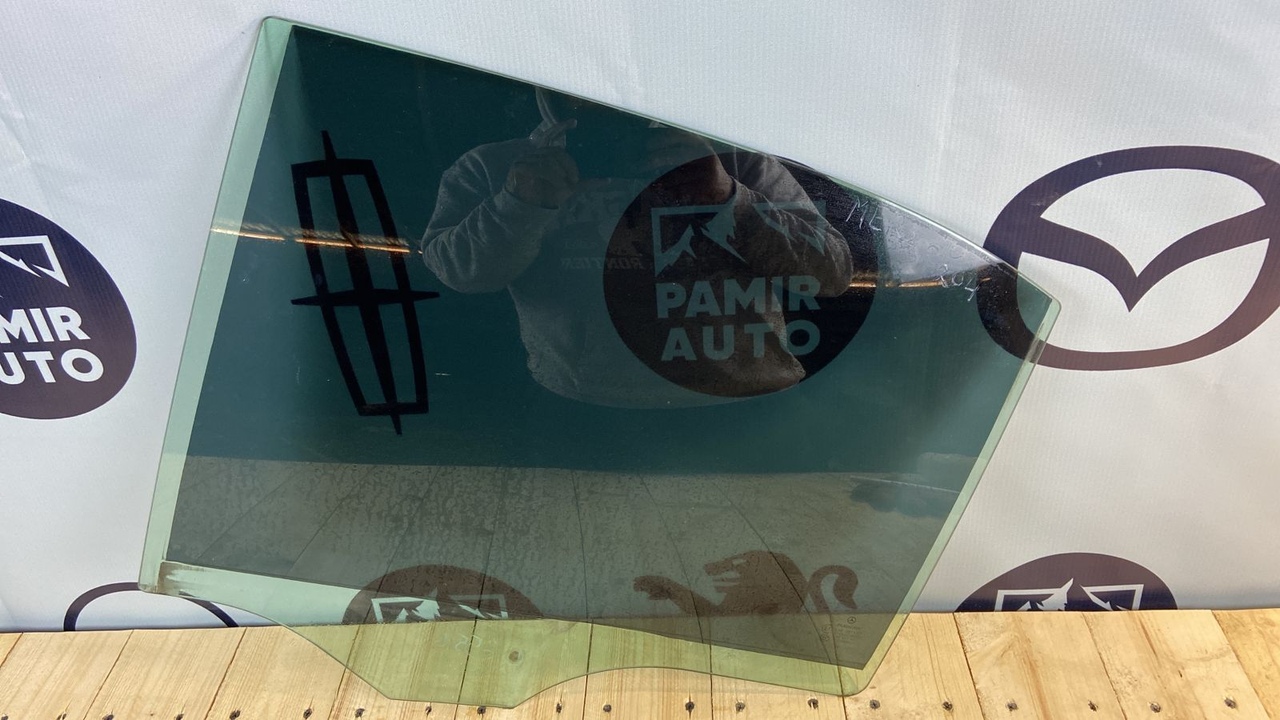 Стекло двери заднее левое Mercedes C/W204 2006-2015