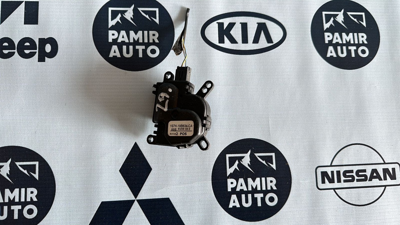 Моторчик заслонки отопителя Ford C-Max 2003-2010