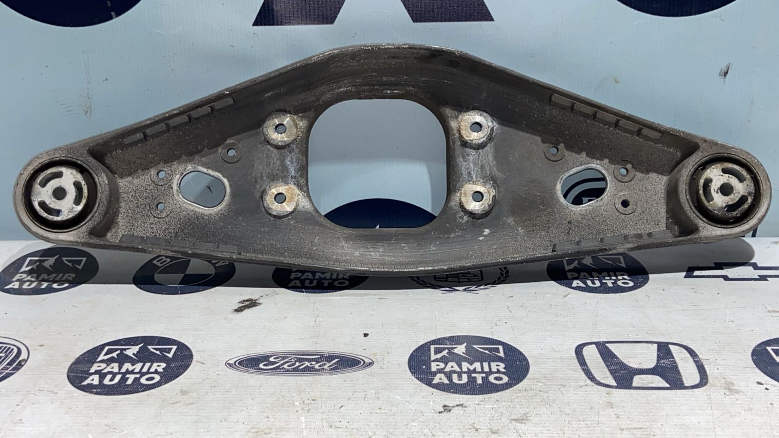 Кронштейн редуктора Mercedes E/W211 2002-2009