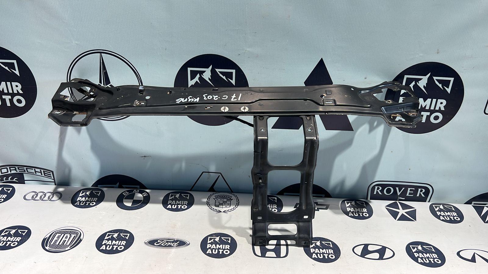 Панель передняя (Телевизор) верхняя часть Mercedes C/W203 2000-2008