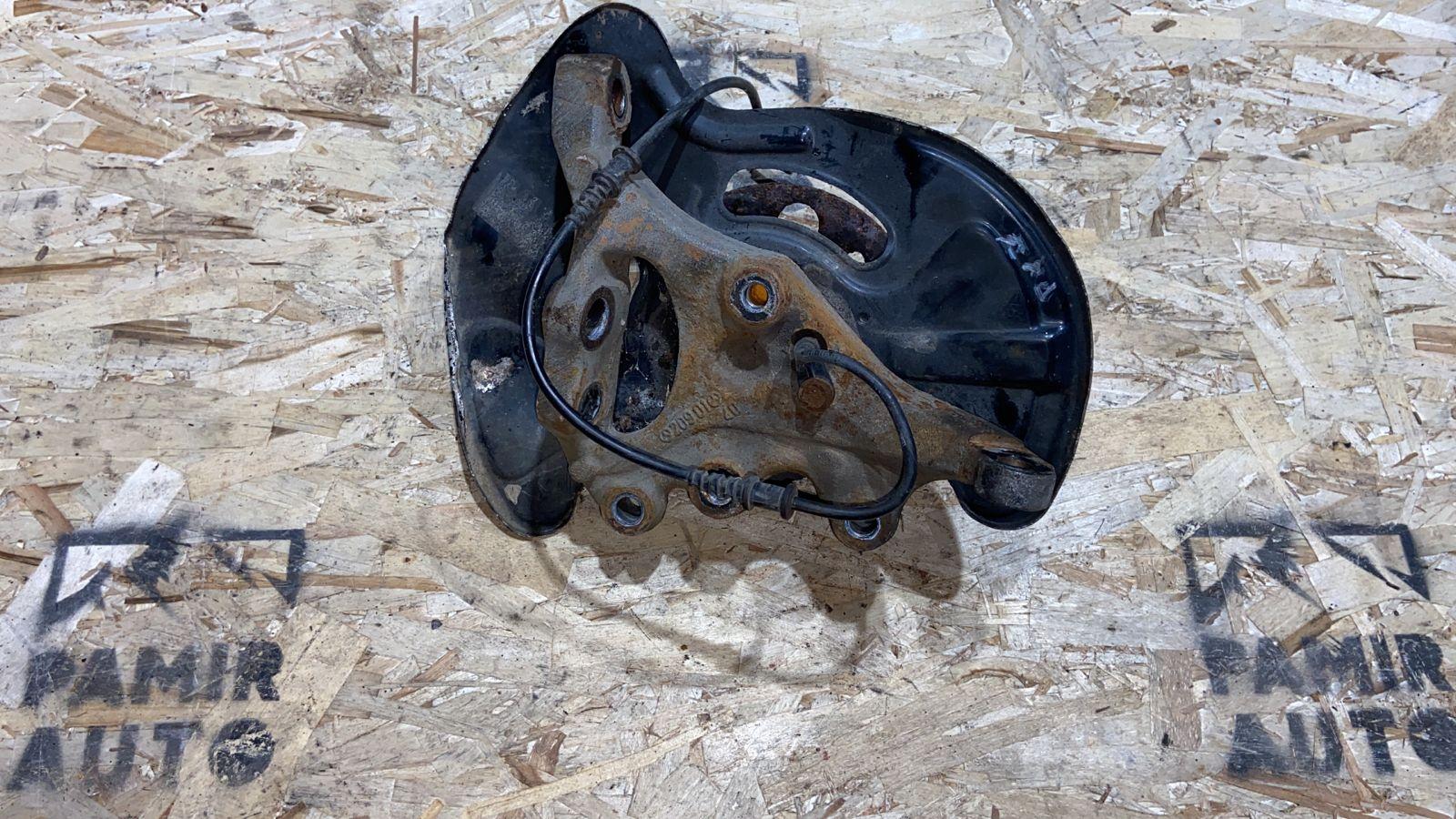 Кулак поворотный передний правый Mercedes C/W203 2000-2008