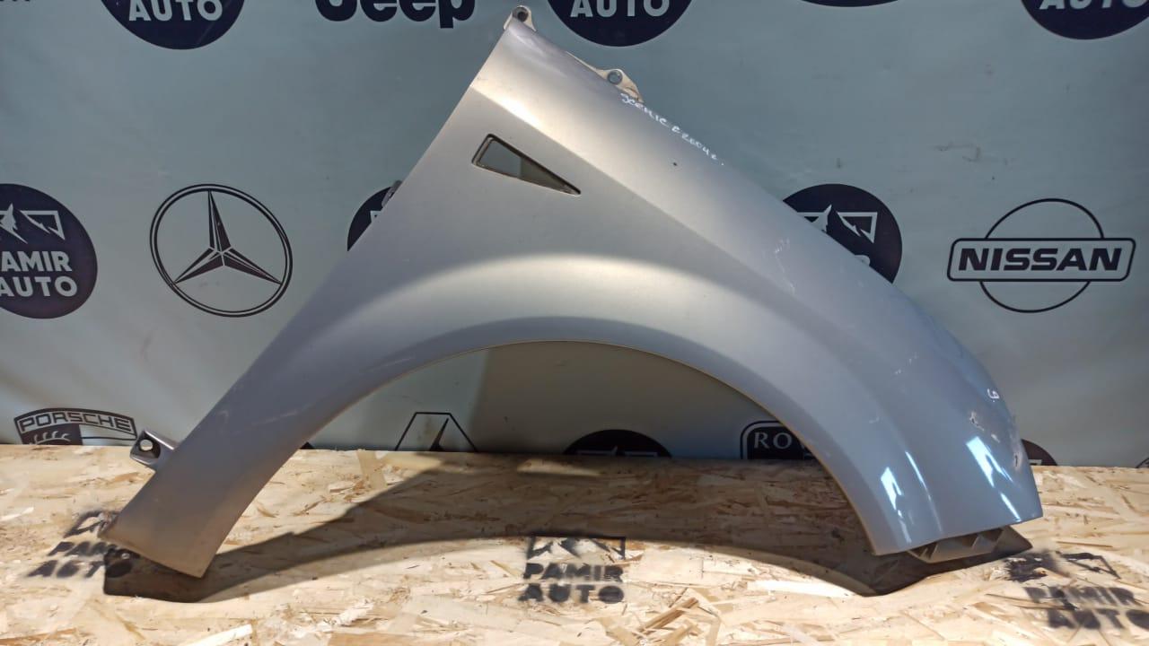 Крыло переднее правое Renault Scenic/2 2003-2009
