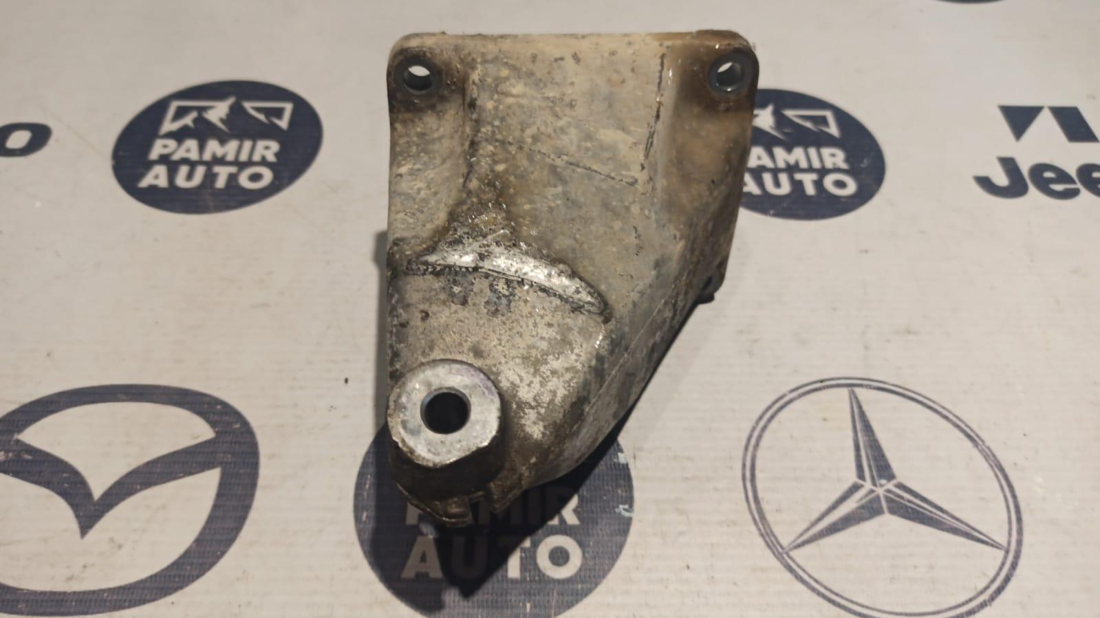 Кронштейн двигателя Mercedes E/W210 1995-2003