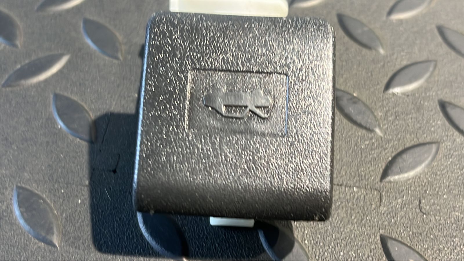 Ручка открывания капота Toyota Avensis/2 2003-2009