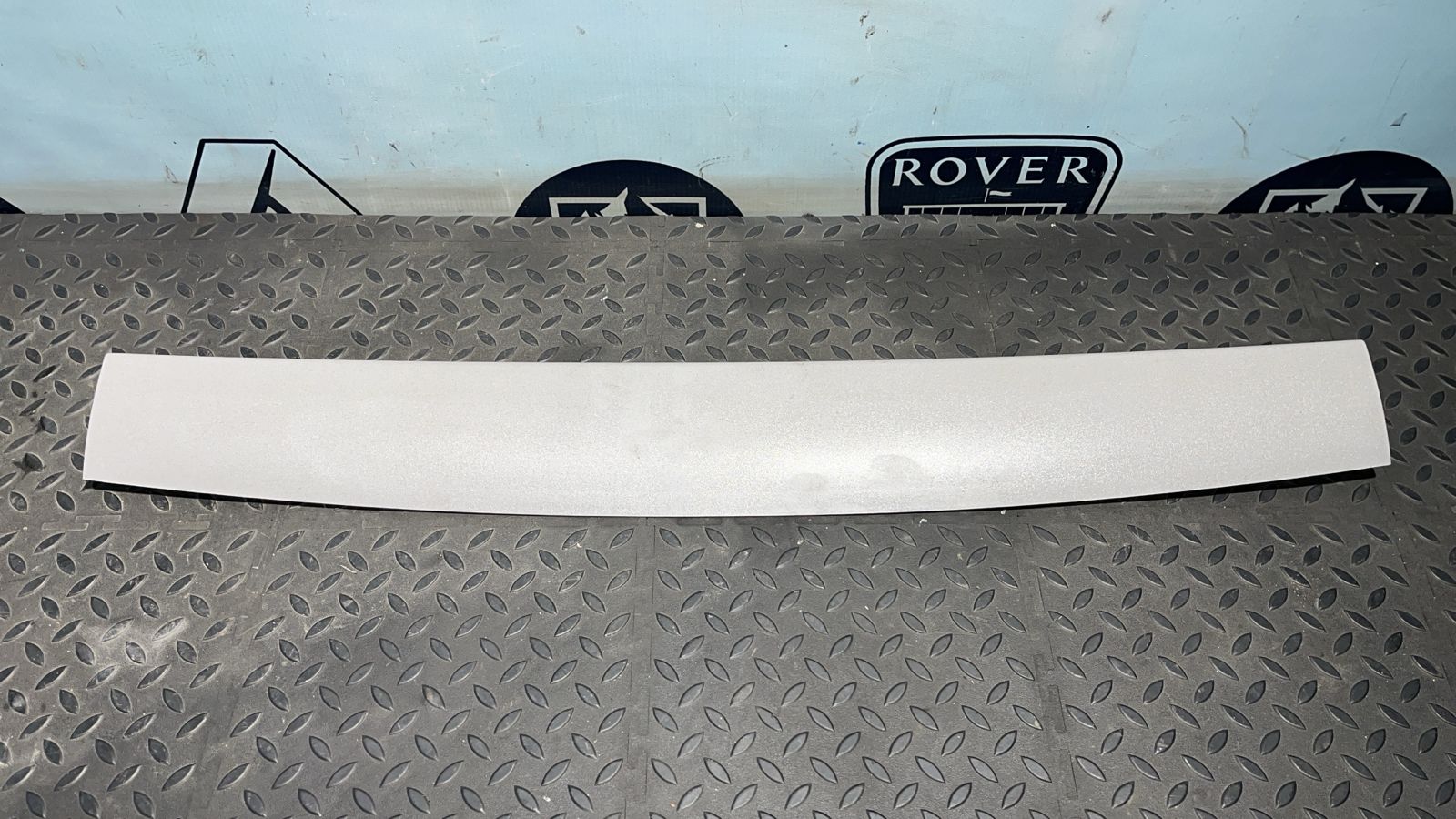 Обшивка двери багажника Opel Zafira/B 2005-2014