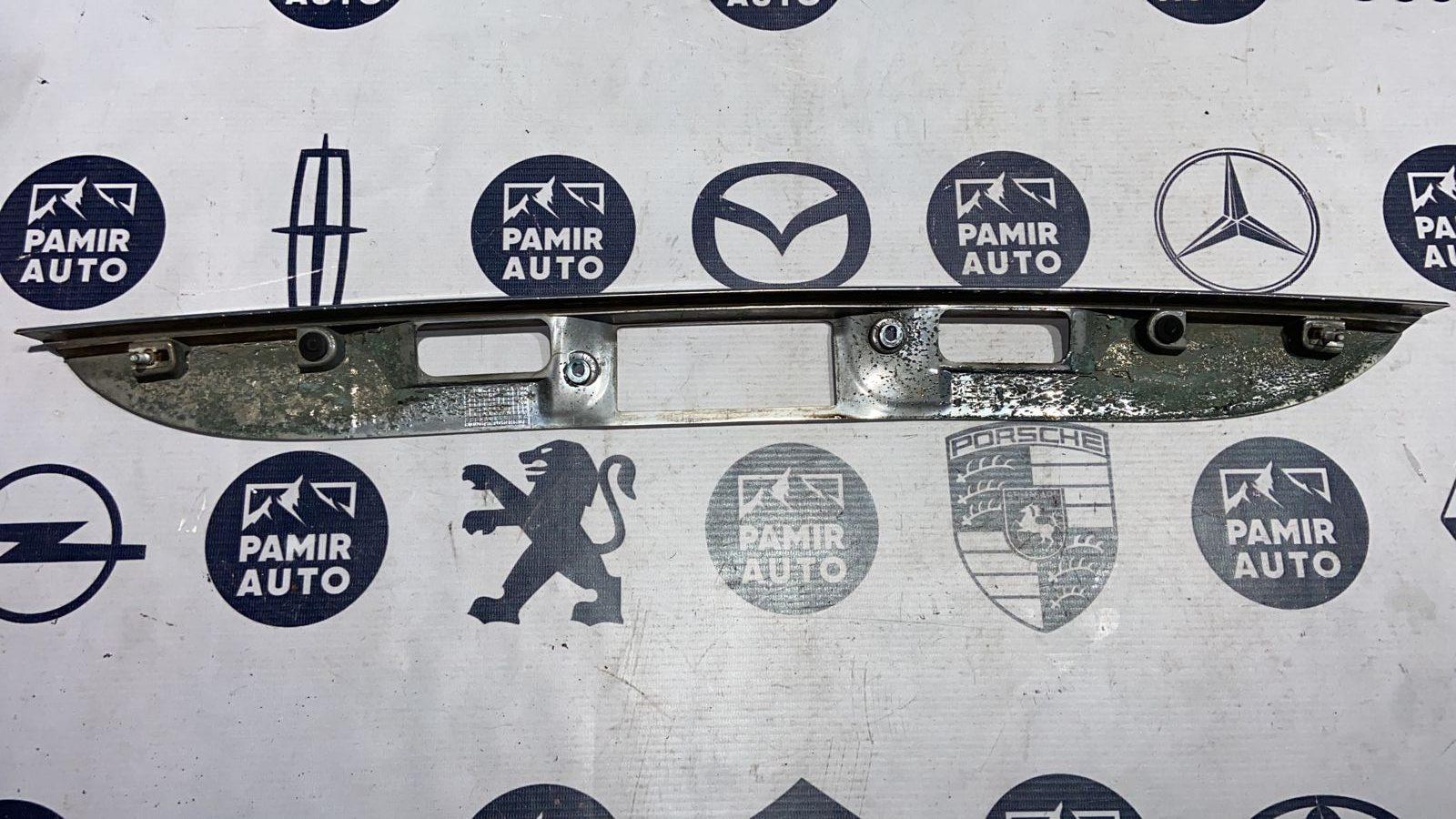 Накладка двери багажника Mercedes E/W211 2002-2009