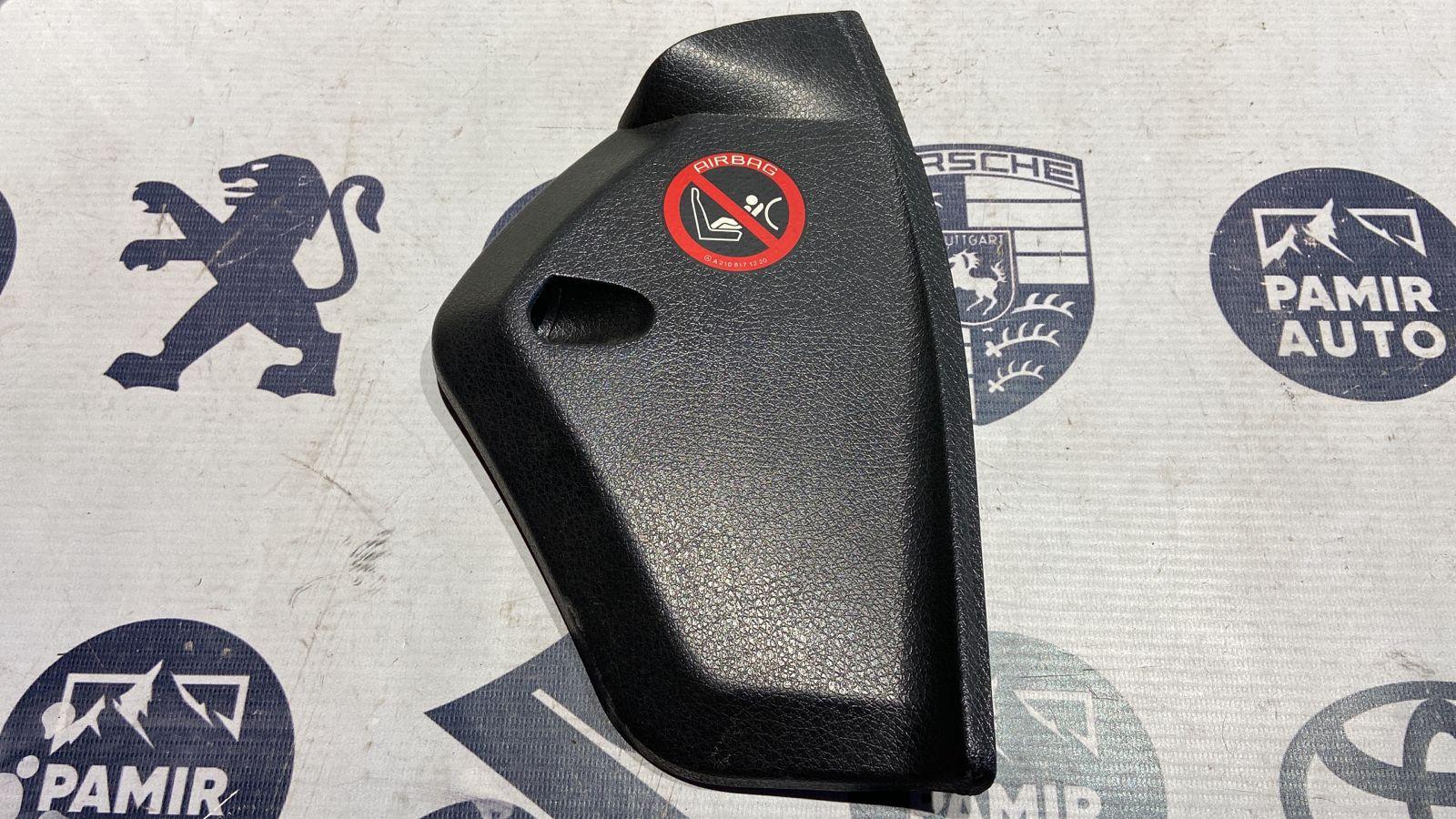 Накладка на торпедо правая Mercedes C/W203 2000-2008